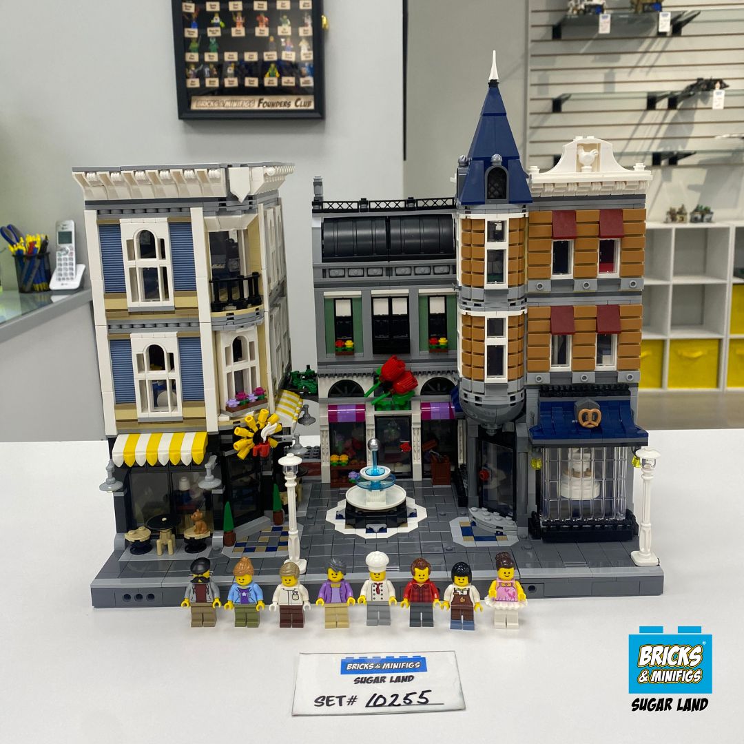 10255 - Assembly Square (U)