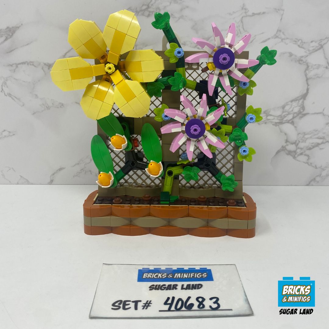 40683 - Flower Trellis Display (U)