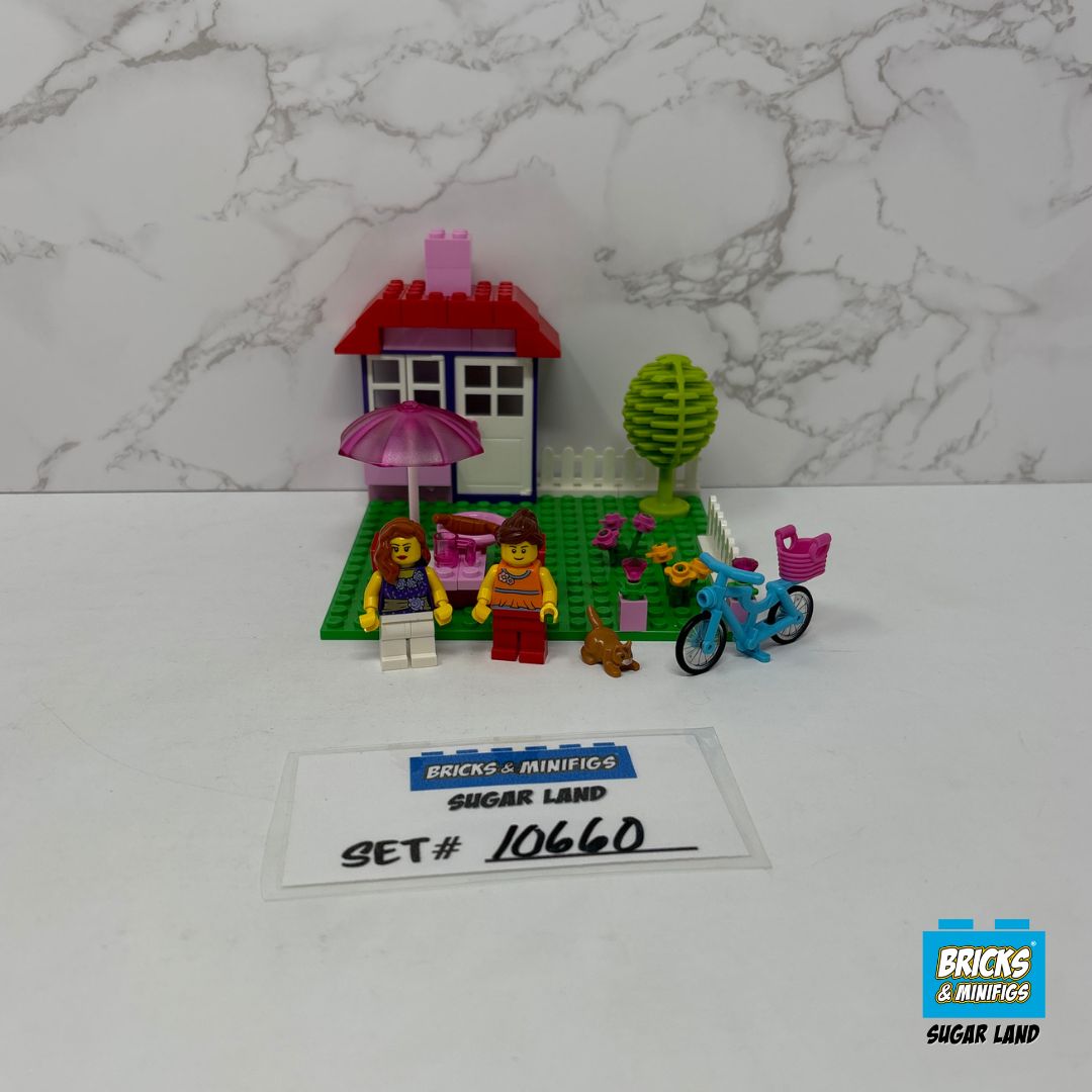 10660 - LEGO Pink Suitcase (U1)