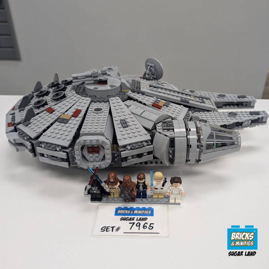 7965 - Millennium Falcon 2011 (U)