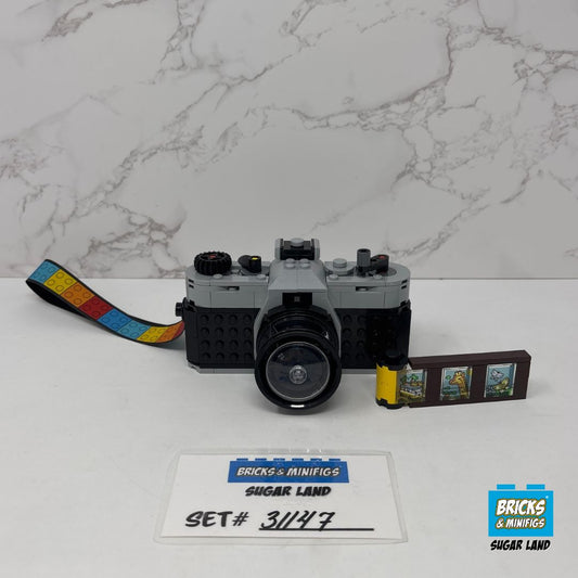 31147 - Retro Camera (U1)