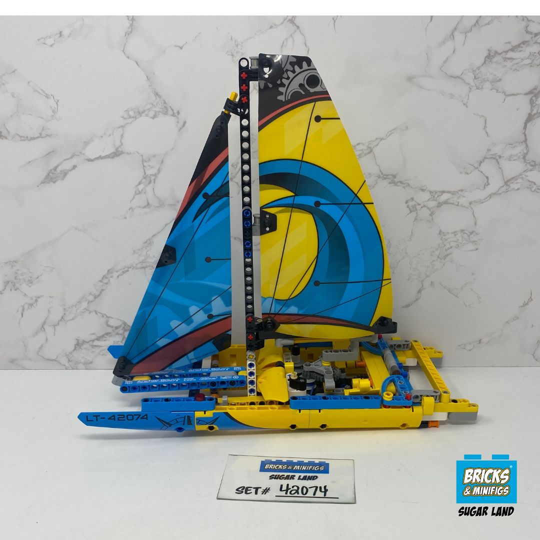 42074 - Racing Yacht (U)